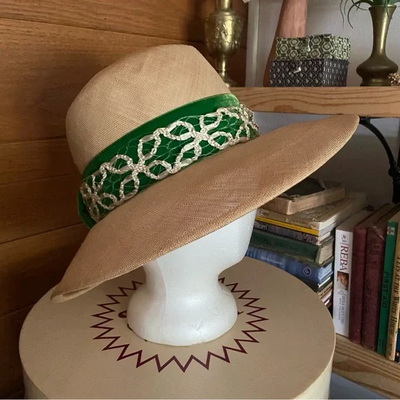 Vintage 60s Jan Leslie straw green velvet ribbon trim hat - Picture 2 of 7